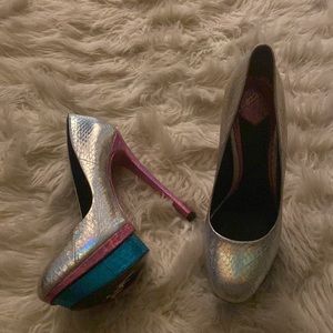 Brian Atwood never worn w/o box great condition size 8